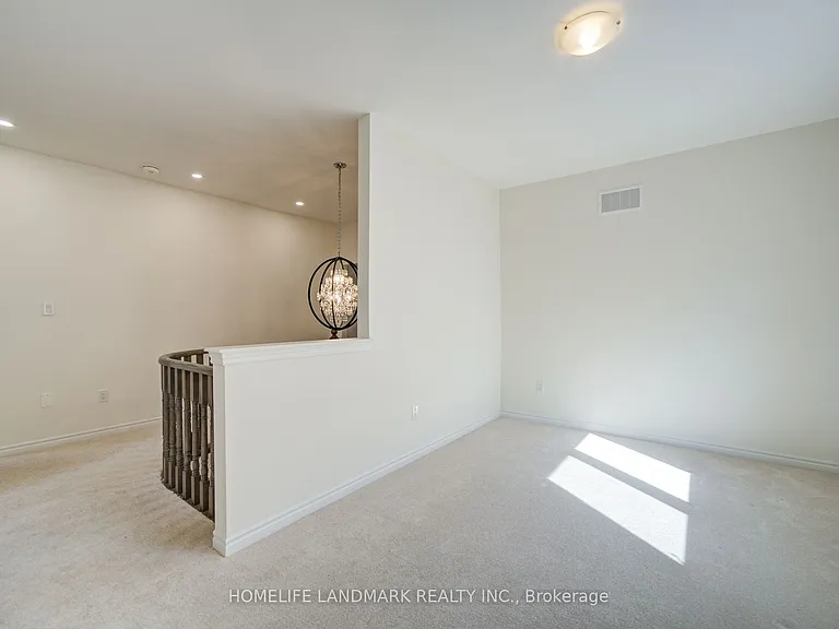 18 Kenneth Ross Bnd — Photo 33