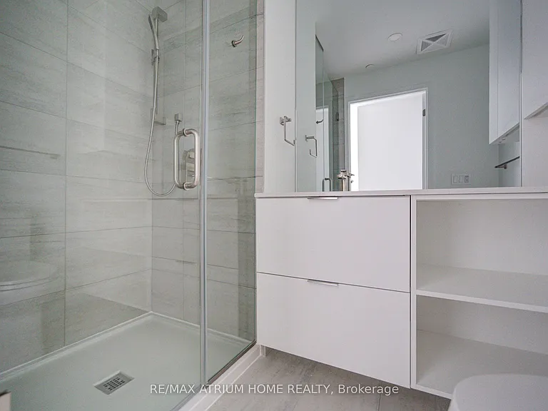 1 Fairview Rd E #621 — Photo 32