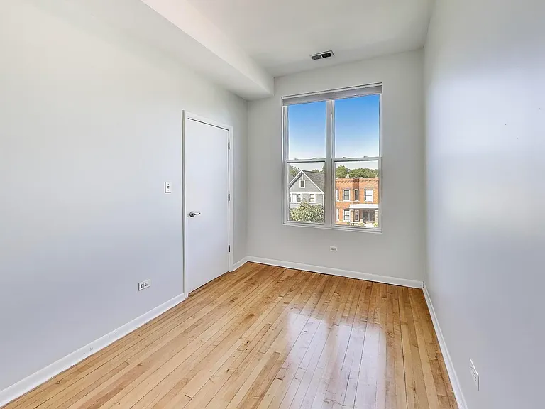 2733 N Mozart St #3 — Photo 10