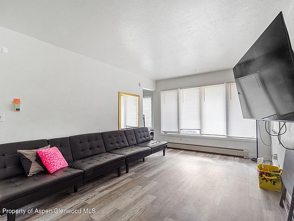 3rd image of 1165 Park Ave