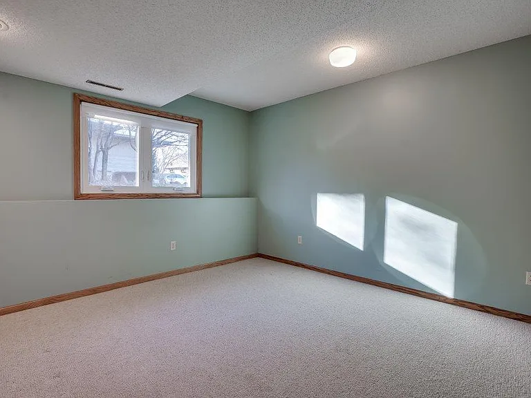 14813 Interlachen Ln — Photo 23