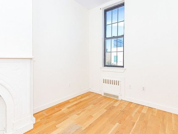 4th image of 90 Wilson Ave #2AA