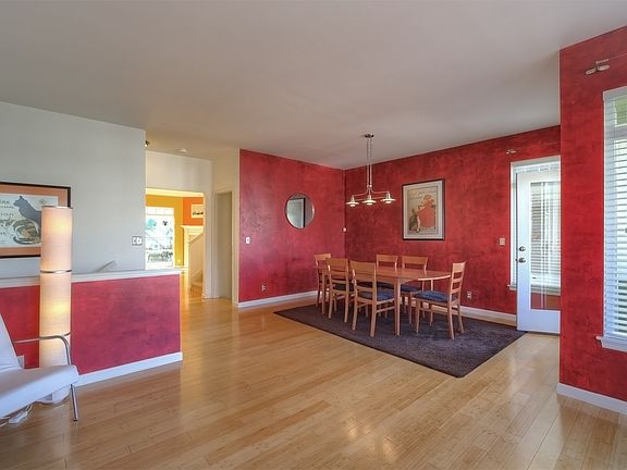 4th image of 11327 NE 117th St #79
