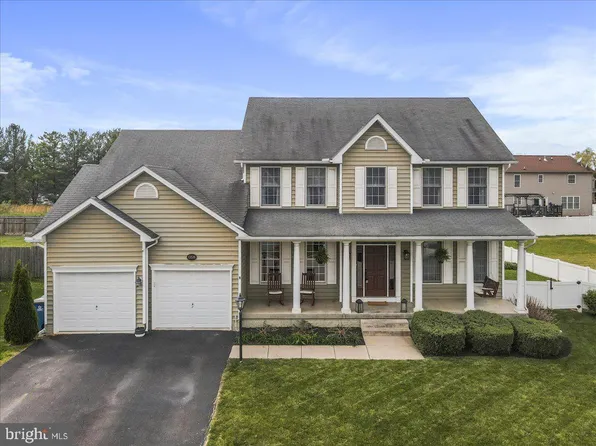 13518 Essex Dr, Hagerstown, MD 21742