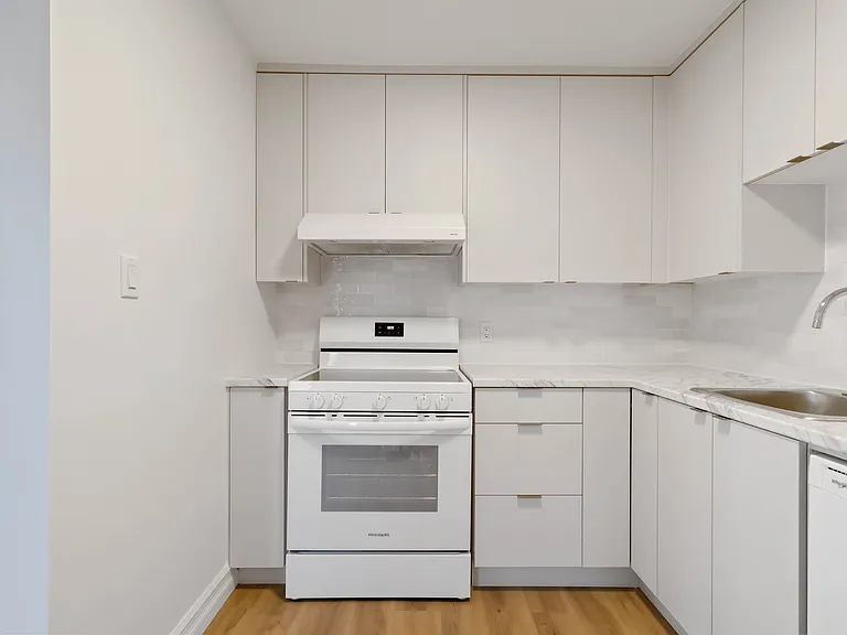 7 Brookdale Ct #705 — Photo 10