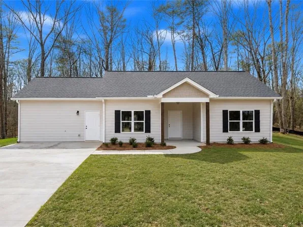 50 Hawks Ridge Ct, Cleveland, GA 30528