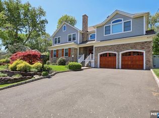 72 4th St, Park Ridge, NJ 07656