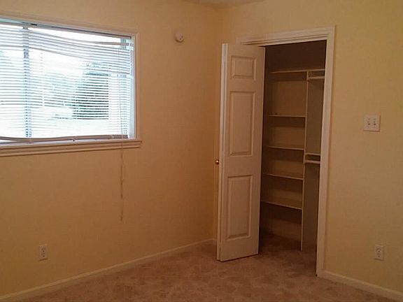 4th image of 3043 Bonney Briar Dr