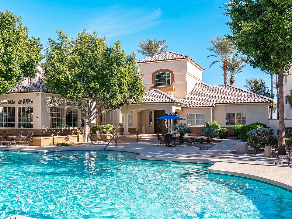 Poolside sundeck