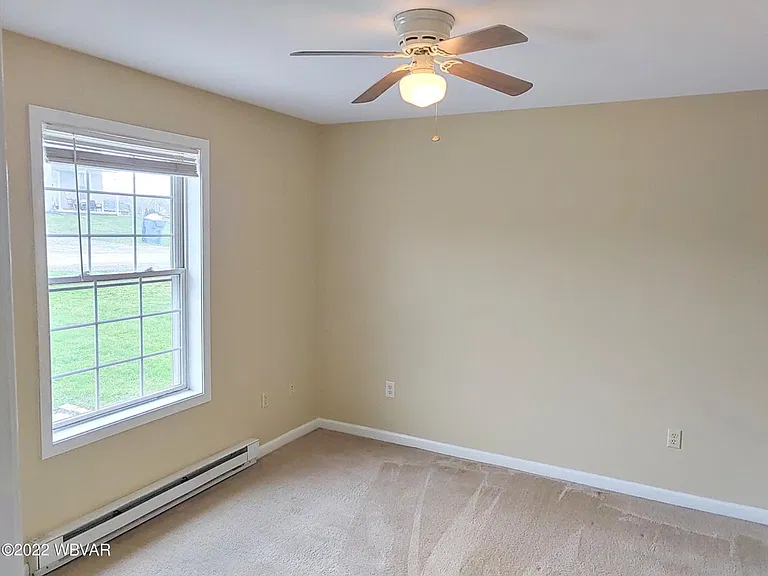 255 Underwood St — Photo 8