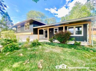 7019 Franklin Ave, Windsor Heights, IA 50324