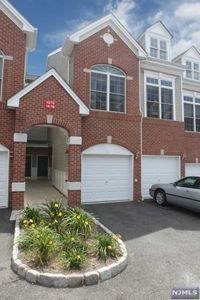 16 De Bruyle Ct, Hawthorne, NJ, 07506