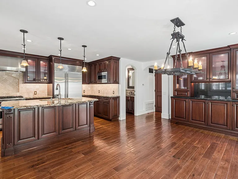 3214 Clay St — Photo 3
