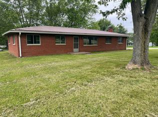 406 N Main St, Cloverdale, IN 46120