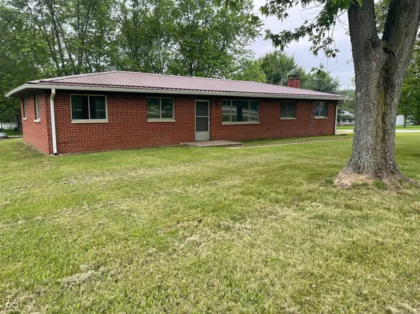 406 N Main St, Cloverdale, IN 46120