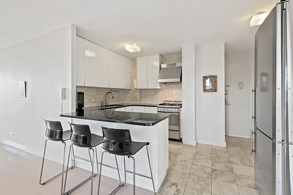 Sold by Compass | media 3