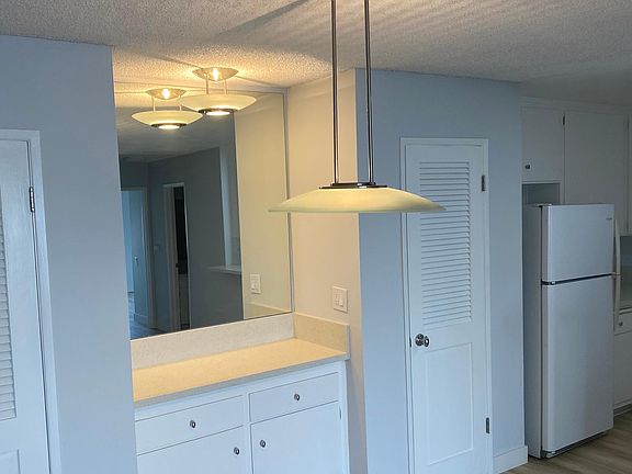 3rd image of 1122 6th St APT 305