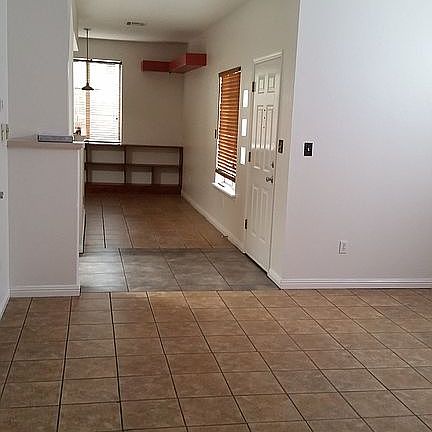 4th image of 2065 Chateau Dr
