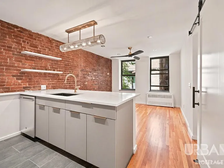 35 Grove St #1J — Photo 1