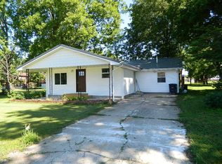 1105 Leininger Rd, Fairfield, IL 62837