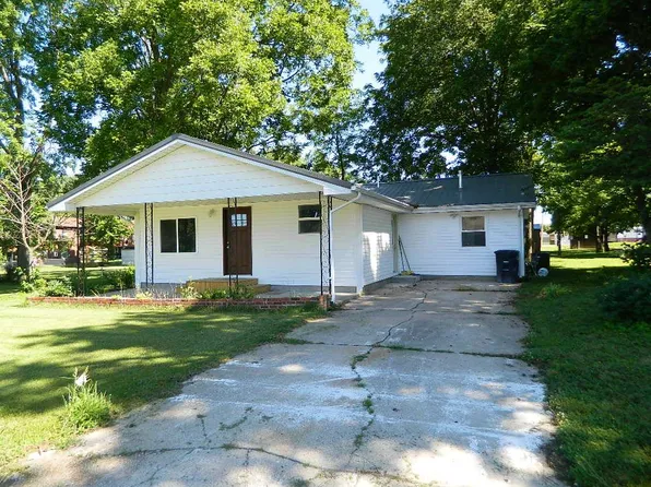 1105 Leininger Rd, Fairfield, IL 62837