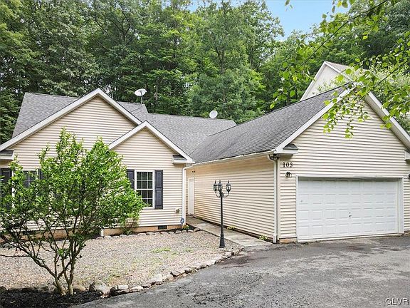 3rd image of 2615 Majestic Ct