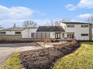 3935 Shellmarr Ln, Bloomfield Hills, MI 48302