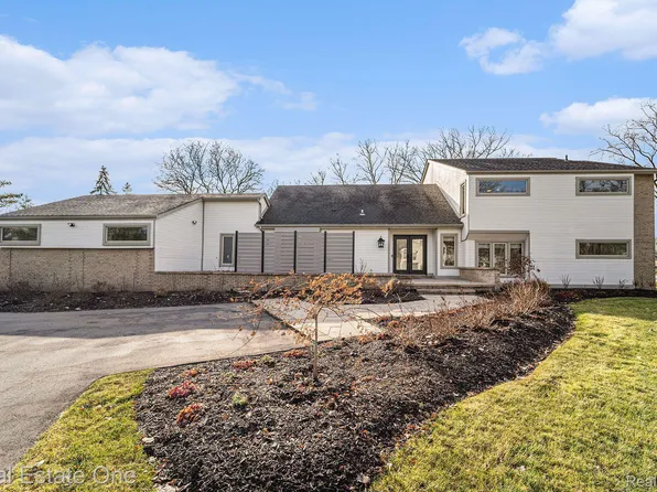3935 Shellmarr Ln, Bloomfield Hills, MI 48302