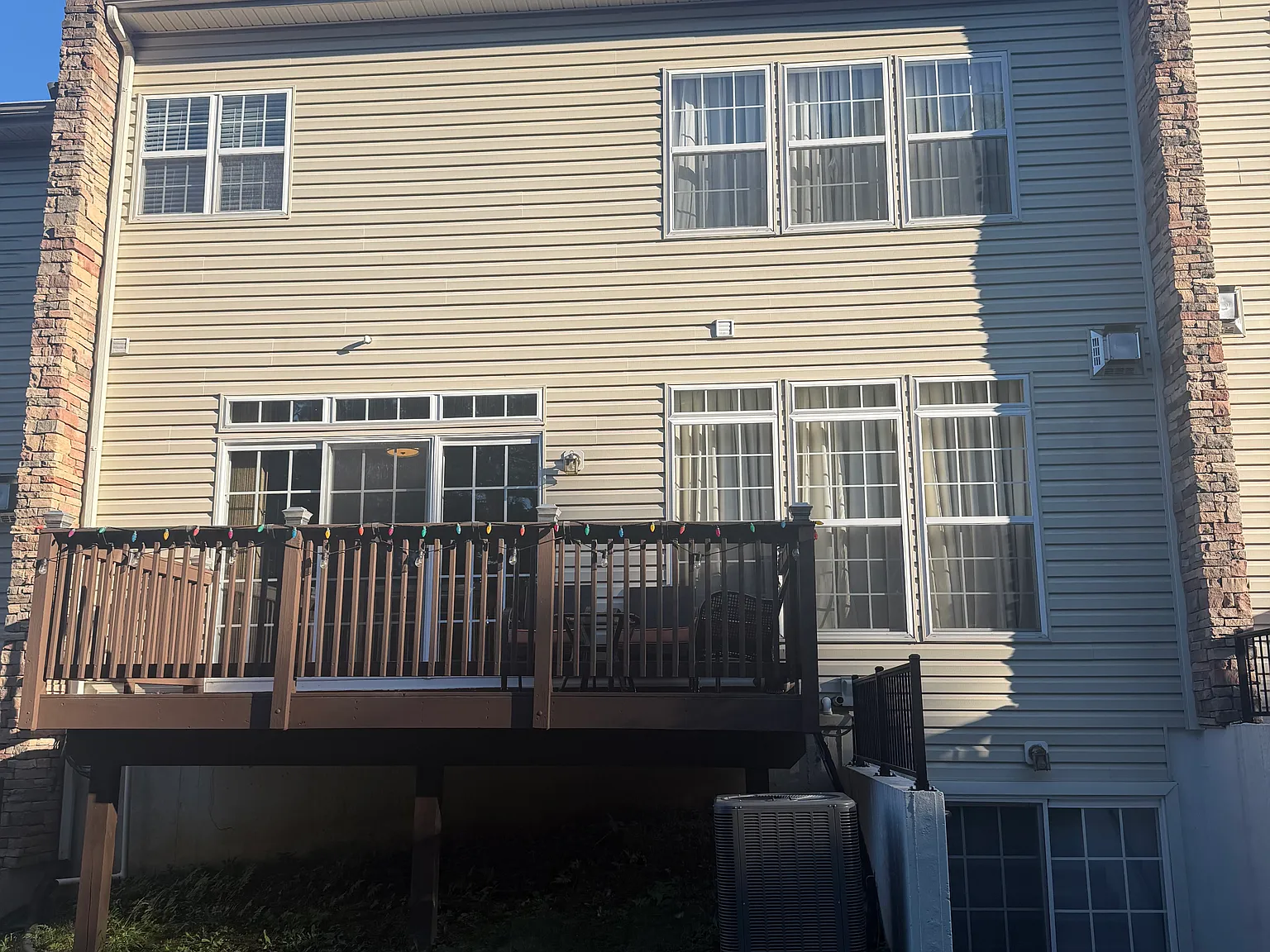 3 bed, 3.5 bath, 2806 sqft, $3,700 — Photo 2