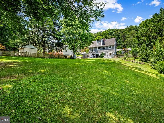 4th image of 229 Dawson Dr