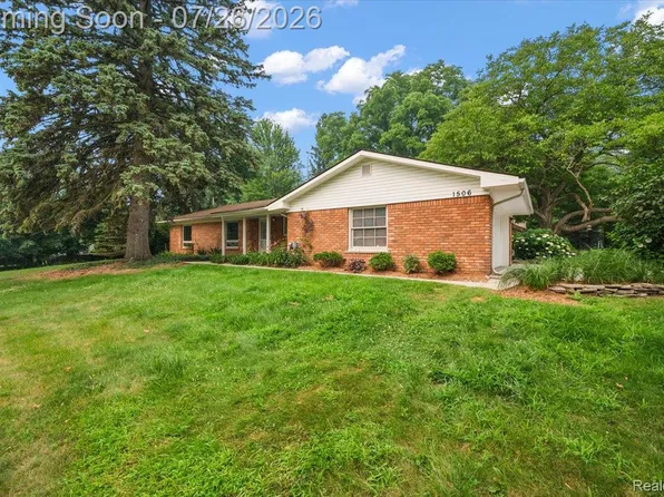 1506 Ledbury Dr, Bloomfield Hills, MI 48304