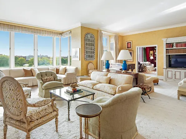 10 Gracie Square image 1 of 18