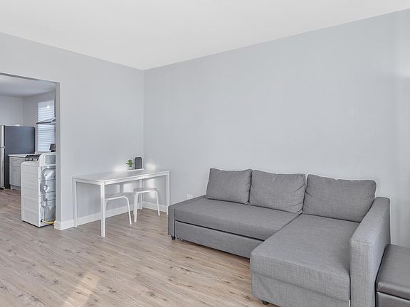 5th image of 2845 S Christiana Ave #2