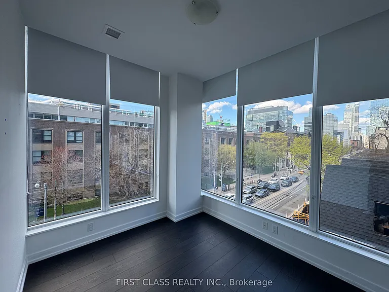 203 College St #407 — Photo 8