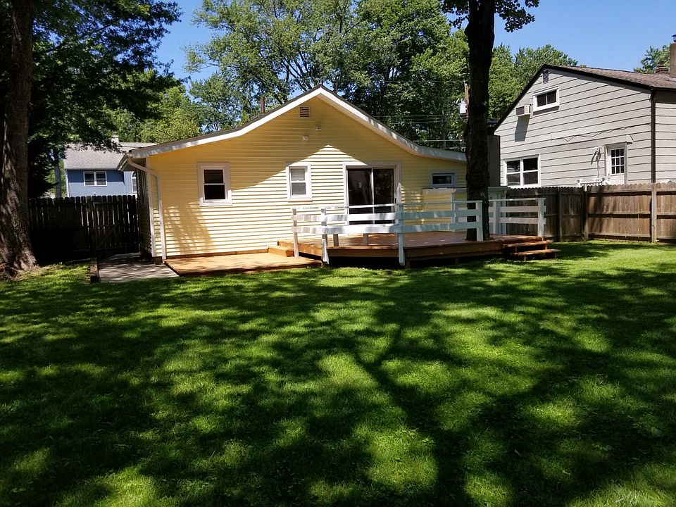 2nd image of 77 Hiawatha Blvd