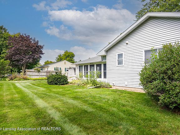 5th image of 4053 S Pine Dell Dr