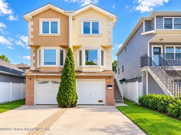 170 Moreland St, Staten Island, NY 10306