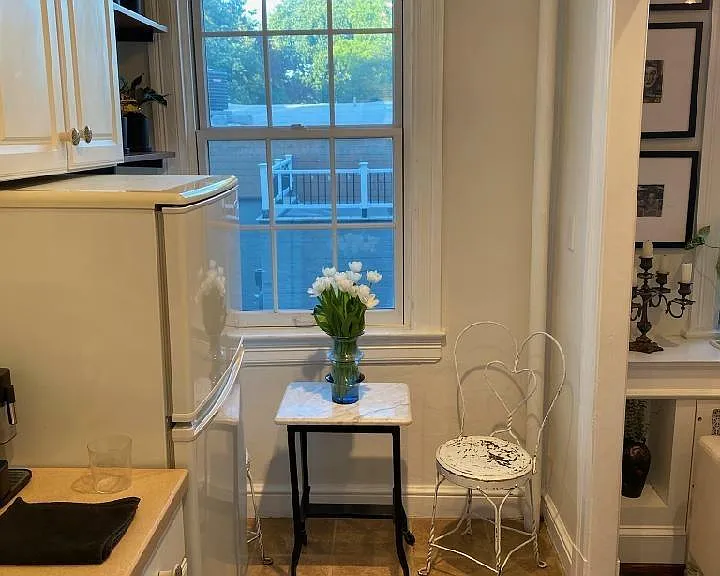 414 Seward Sq SE — Photo 1