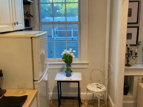 414 Seward Sq SE, Washington, DC 20003