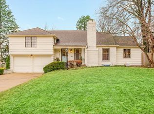 4605 W 65th St, Prairie Village, KS 66208