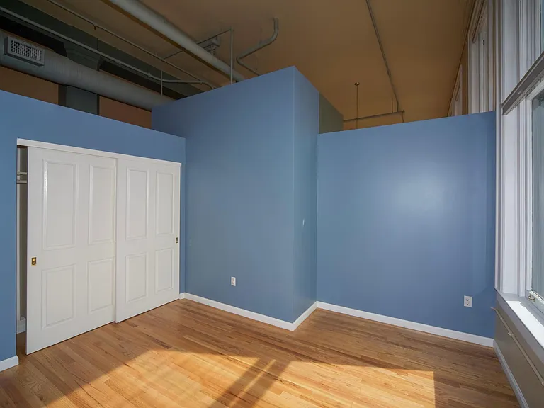 1555 California St #307 — Photo 16