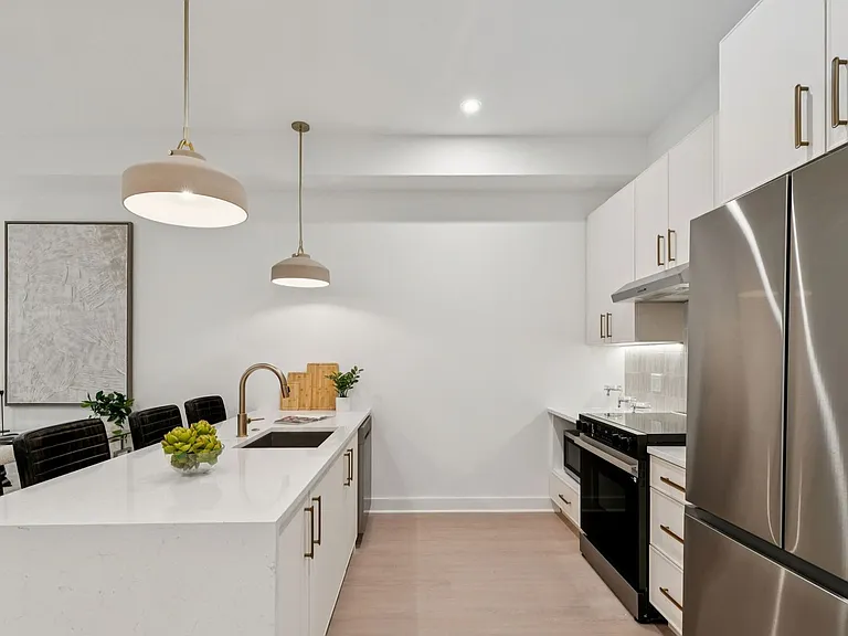 20 West — Photo 213