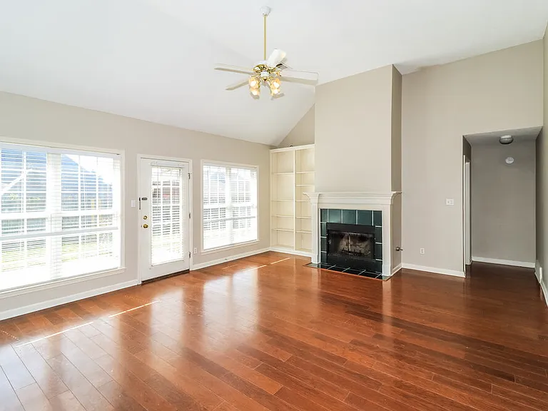 5061 Thornebrook Cv — Photo 5