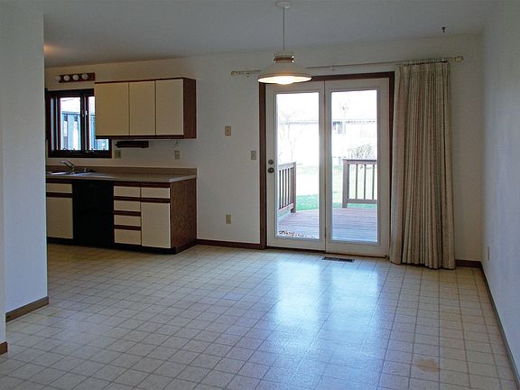 Dining room area, french door to deck