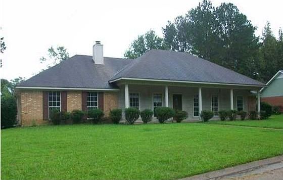 1st image of 819 Eagles Nest Dr