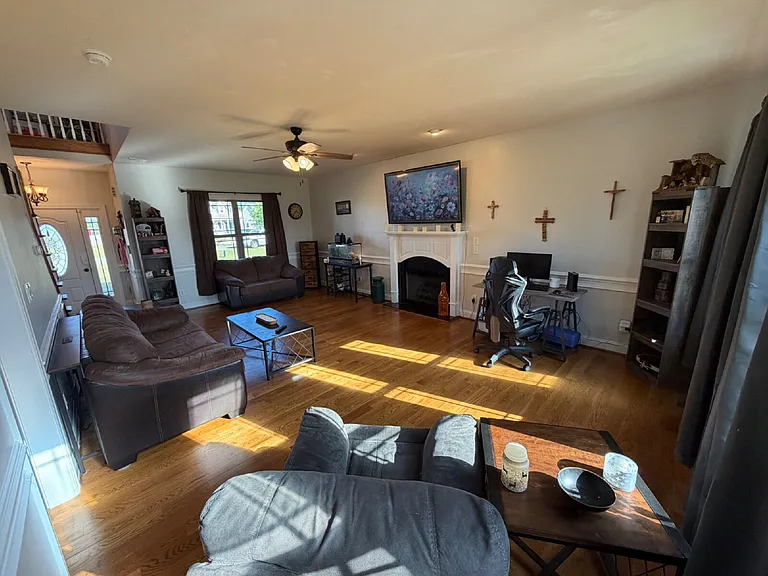 303 Glenn Laurel Dr — Photo 5