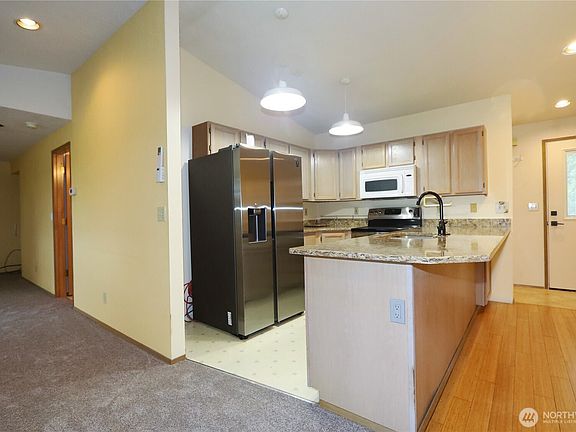 5th image of 243 Octopus Avenue NE