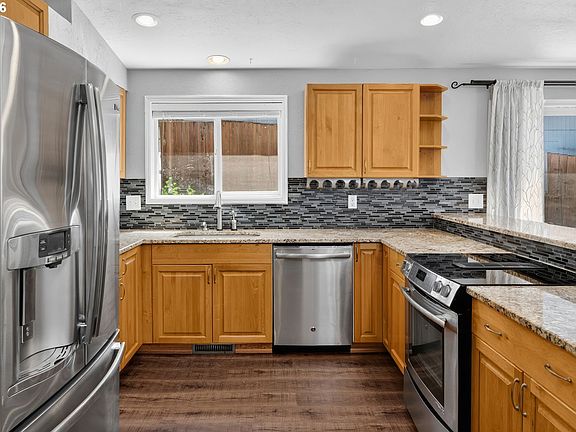 3rd image of 815 S 72nd St