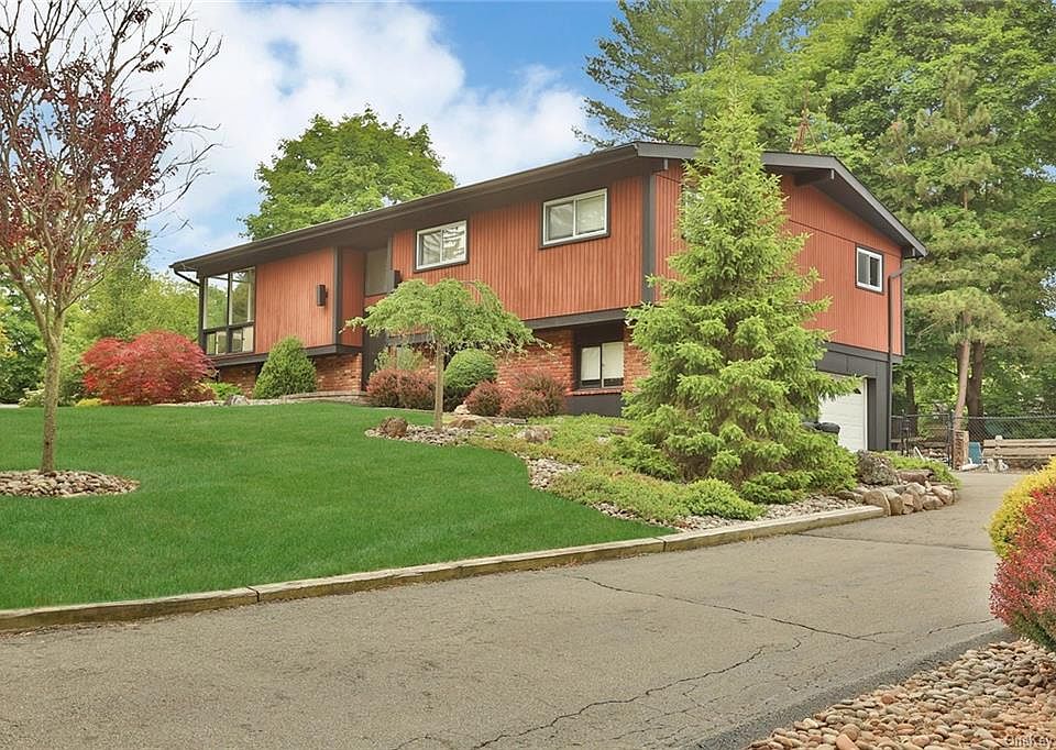 1st image of 26 Maiden Ln