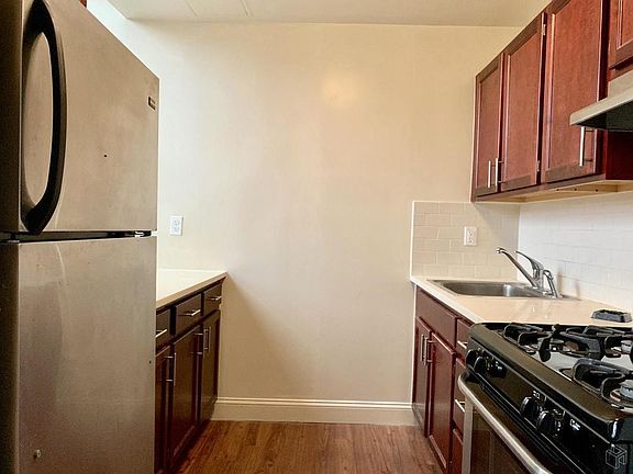 3rd image of 365 Jay St APT 5C